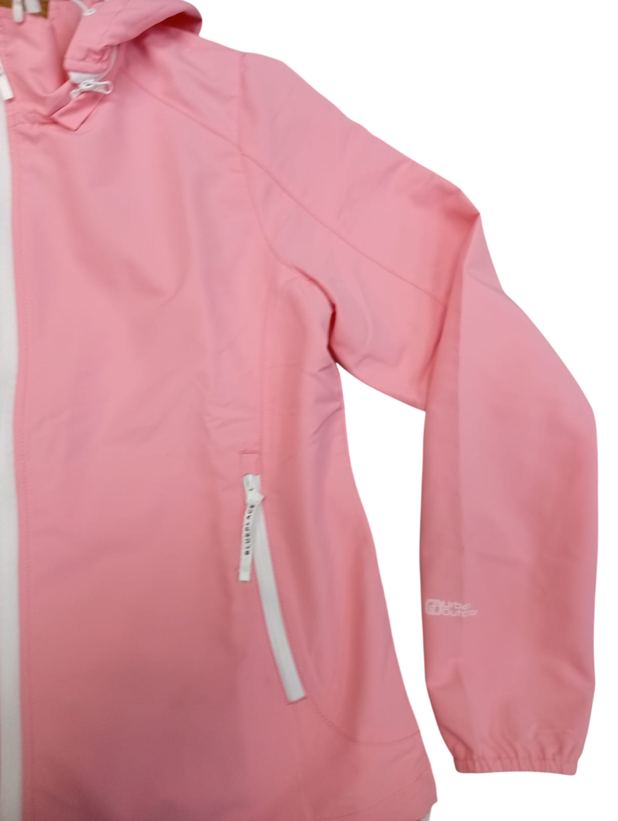 Women's waterproof and breathable windbreaker